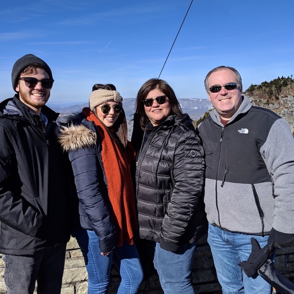 Meet your Posher, Anna - Picture 1 of 1